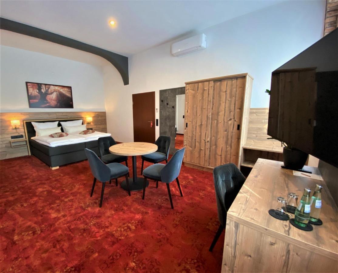 Hotel Friedchen Mit Eigener Fleischerei Artern Екстер'єр фото