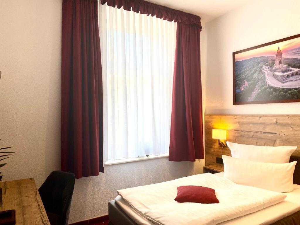 Hotel Friedchen Mit Eigener Fleischerei Artern Екстер'єр фото