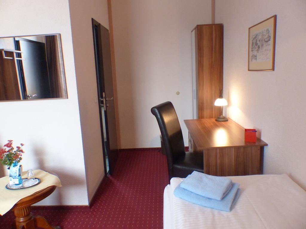 Hotel Friedchen Mit Eigener Fleischerei Artern Номер фото