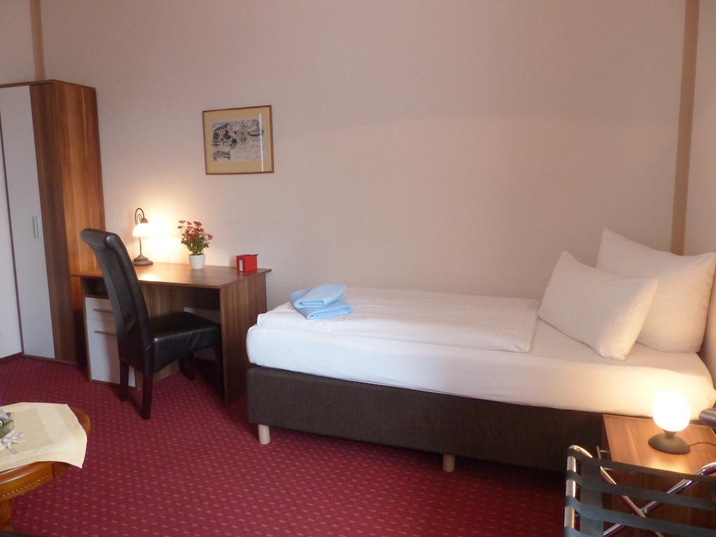 Hotel Friedchen Mit Eigener Fleischerei Artern Номер фото