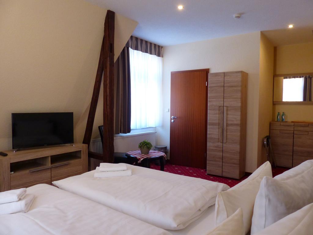 Hotel Friedchen Mit Eigener Fleischerei Artern Екстер'єр фото