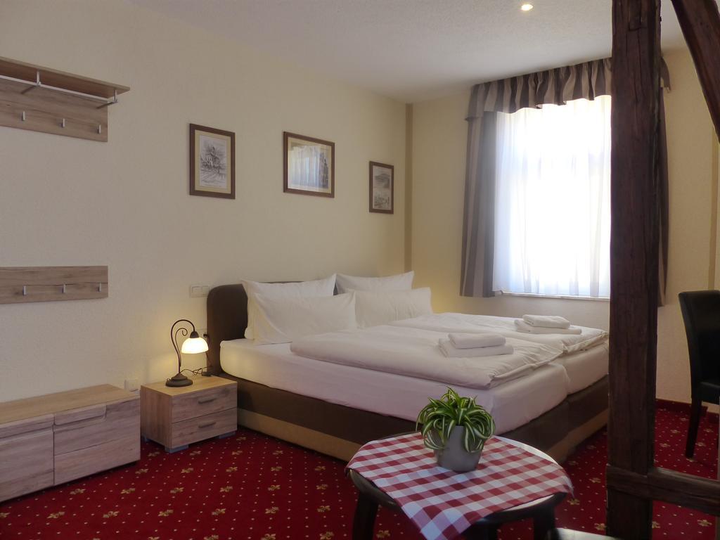 Hotel Friedchen Mit Eigener Fleischerei Artern Екстер'єр фото