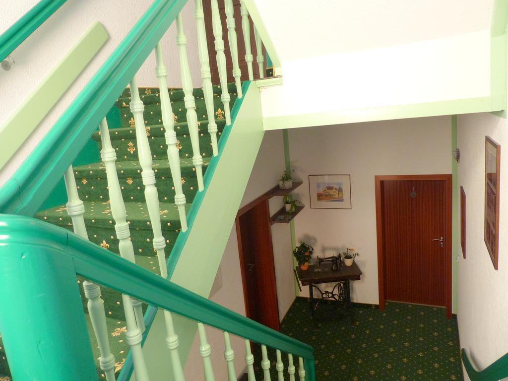Hotel Friedchen Mit Eigener Fleischerei Artern Екстер'єр фото