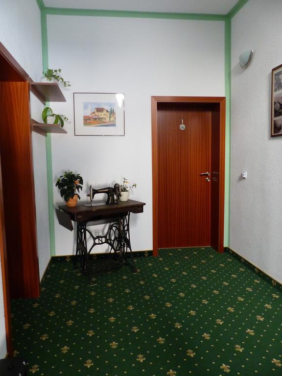Hotel Friedchen Mit Eigener Fleischerei Artern Екстер'єр фото