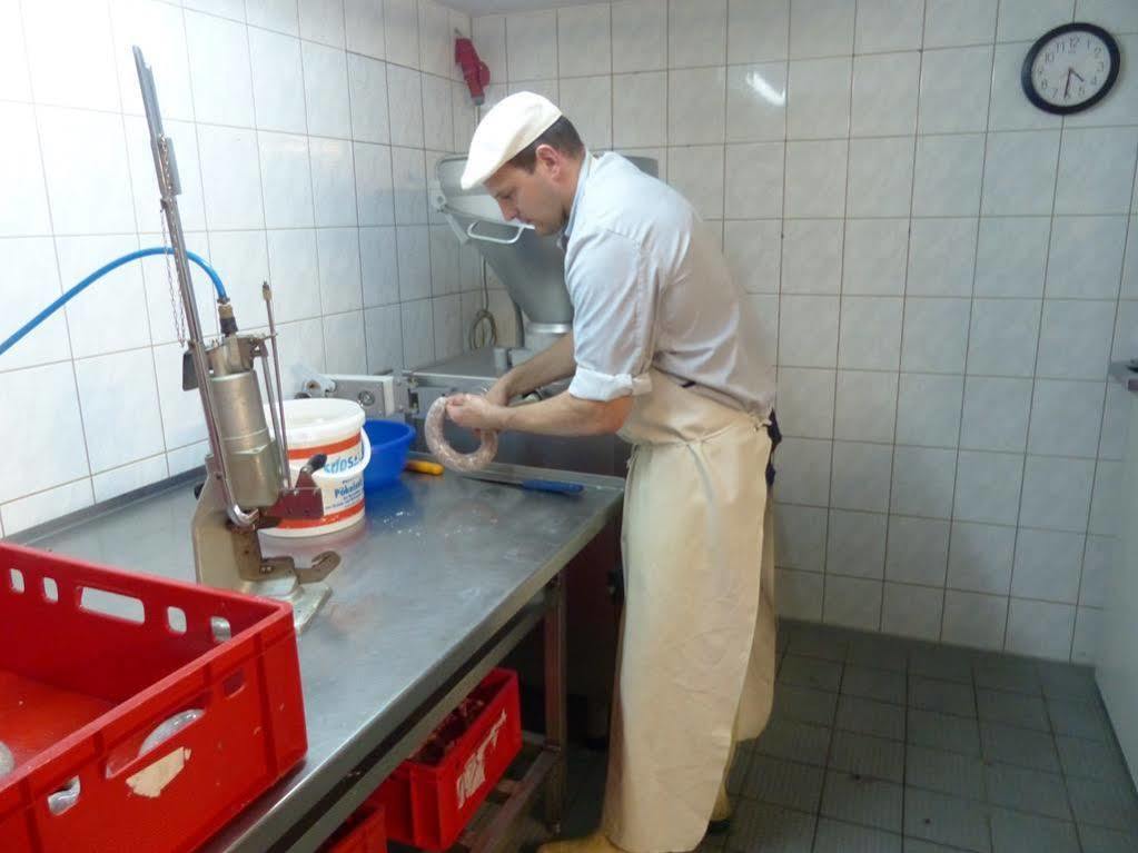Hotel Friedchen Mit Eigener Fleischerei Artern Екстер'єр фото